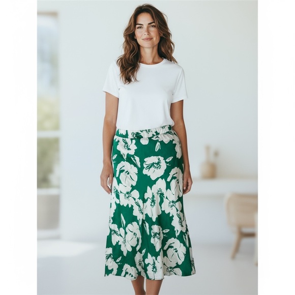 🌸 Women’s Floral Midi Skirt 🌿
Size: S
✨ NWT (🆕 with tags) — never‎ worn! - Picture 3 of 8